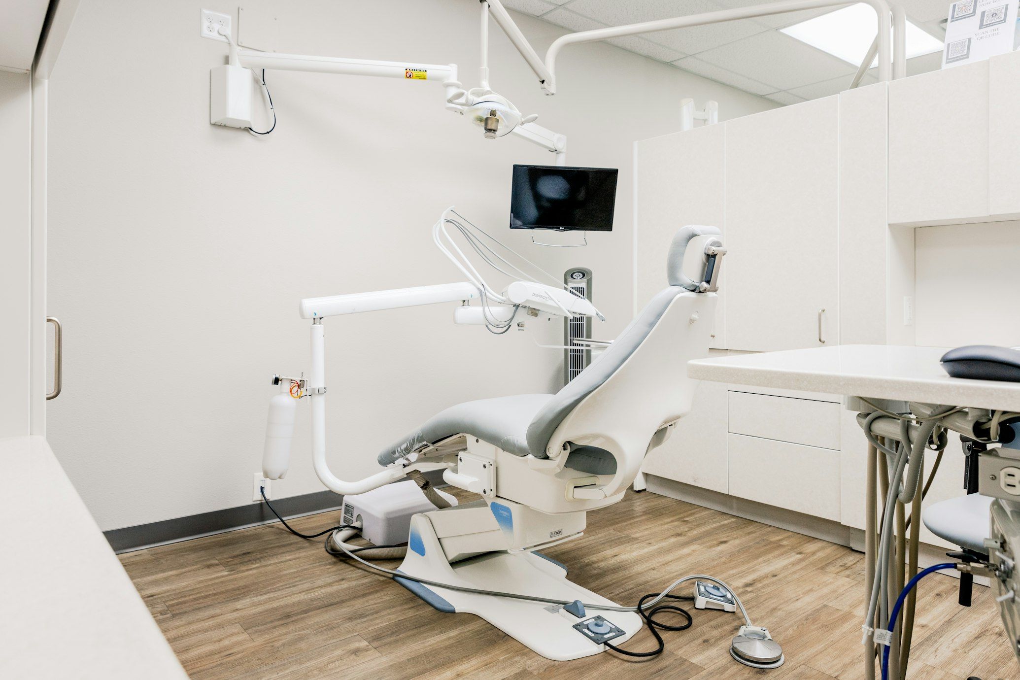 Dantų protezavimas Vilniuje: į ką atkreipti dėmesį renkantis kliniką?